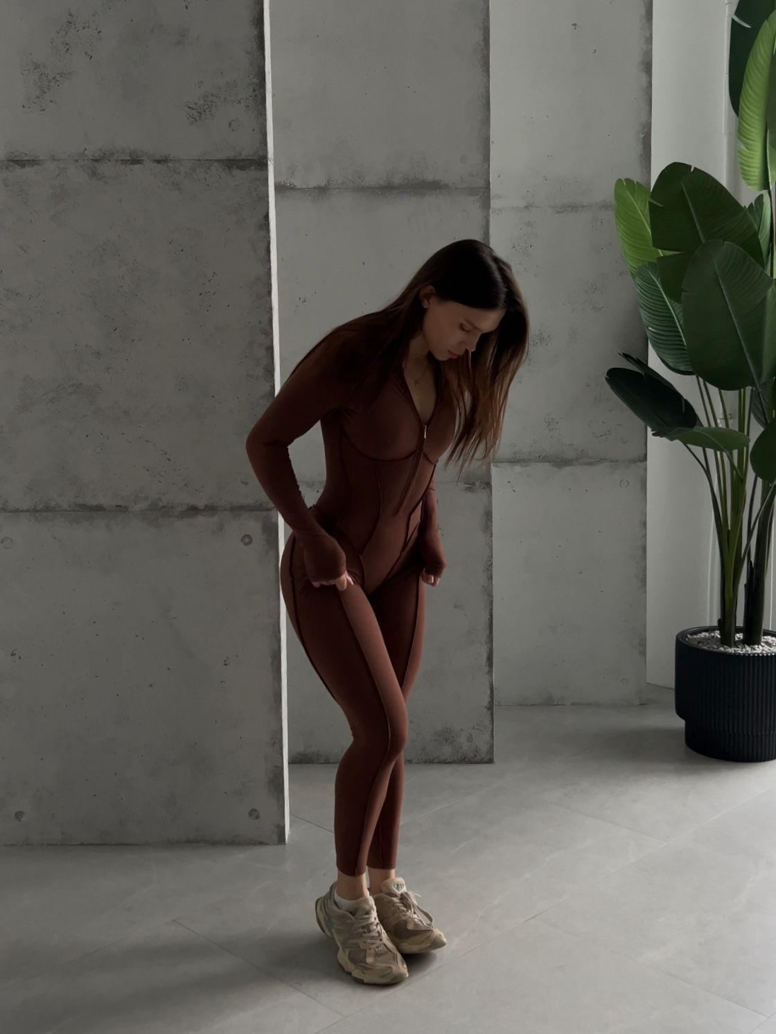 Гладкий комбінезон Leggings Body Crop Top Skin model 151 Chocolate (коричневий) - S KOMB-151-CHOCO-S фото
