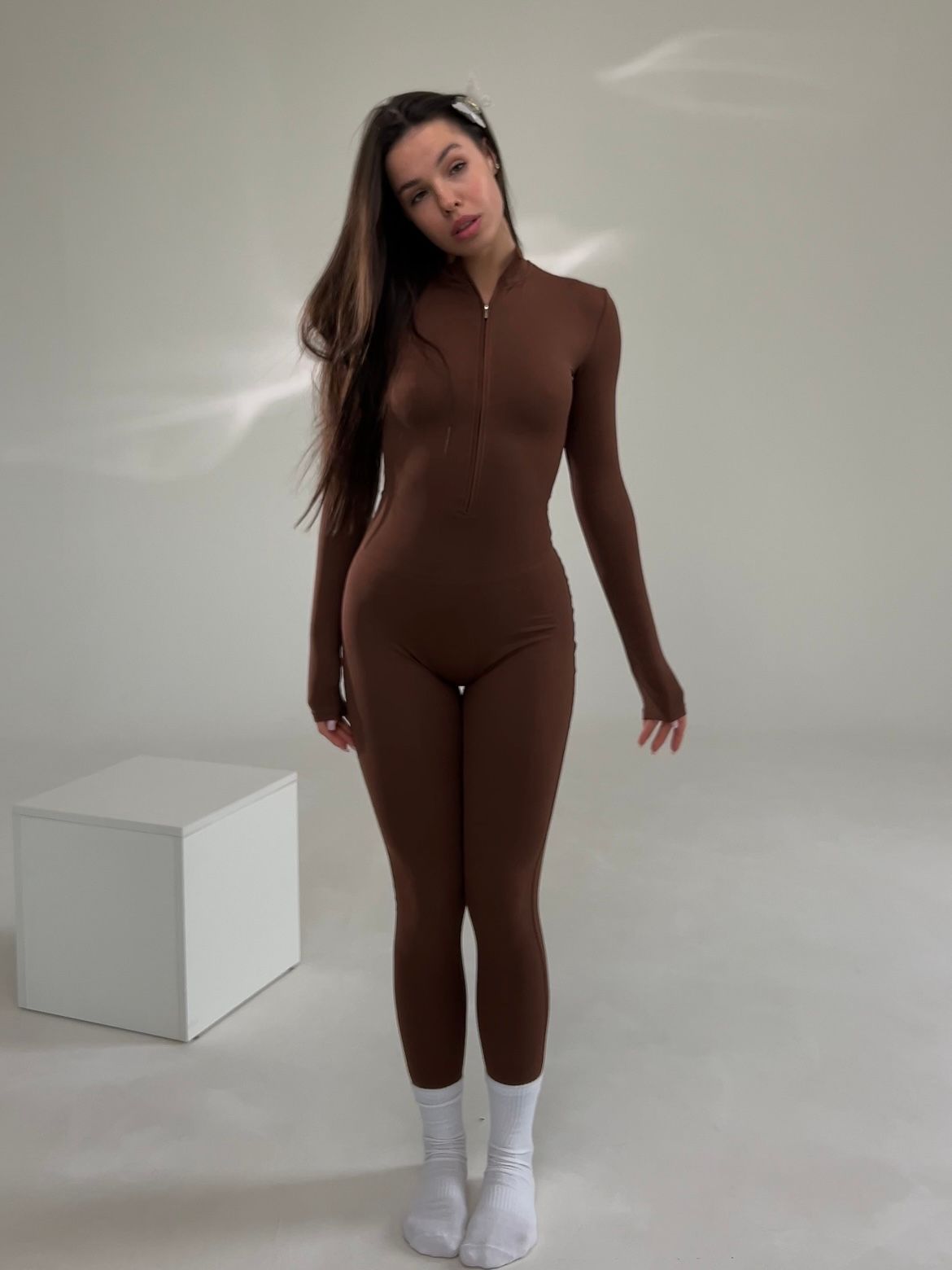 Гладкий комбінізон Leggings Body Crop top model 28 Chocolate (коричневий) - M COMB-GL-CHOC-M фото