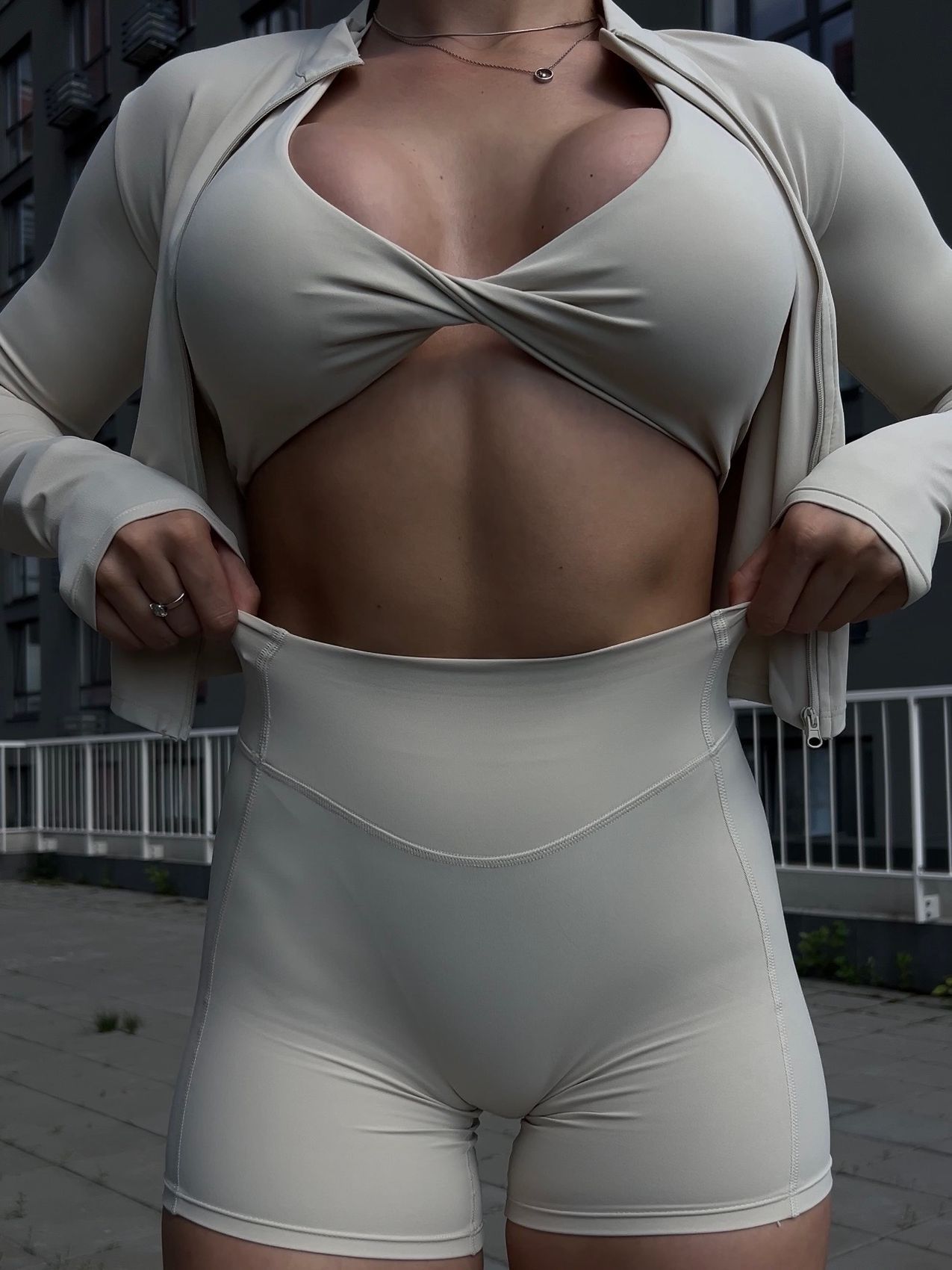 Спортивний топ premium model 102 Crema (слонова кістка) - S SPRT-TOP-102-CREMA-S фото