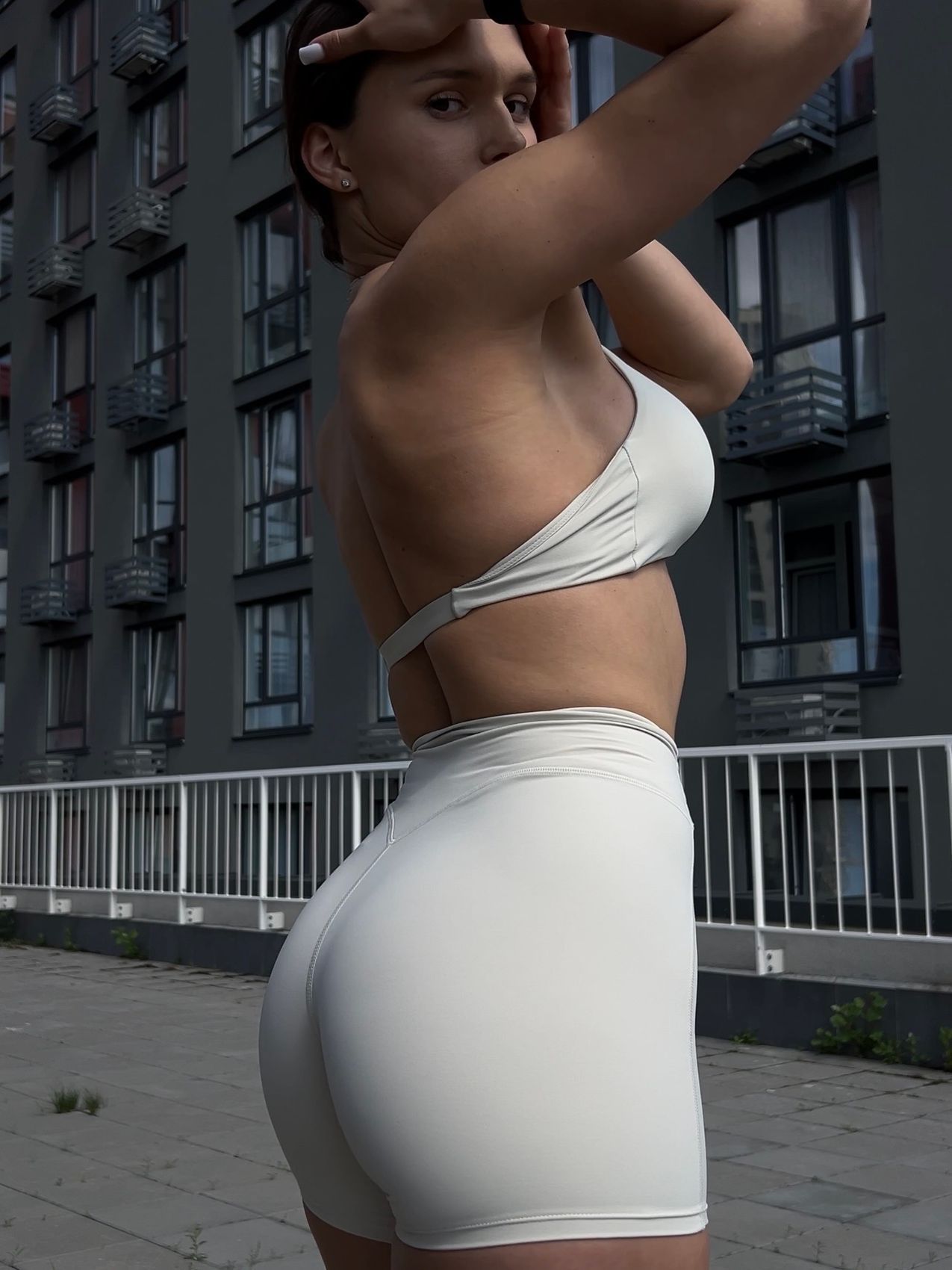 Спортивний топ premium model 102 Crema (слонова кістка) - S SPRT-TOP-102-CREMA-S фото