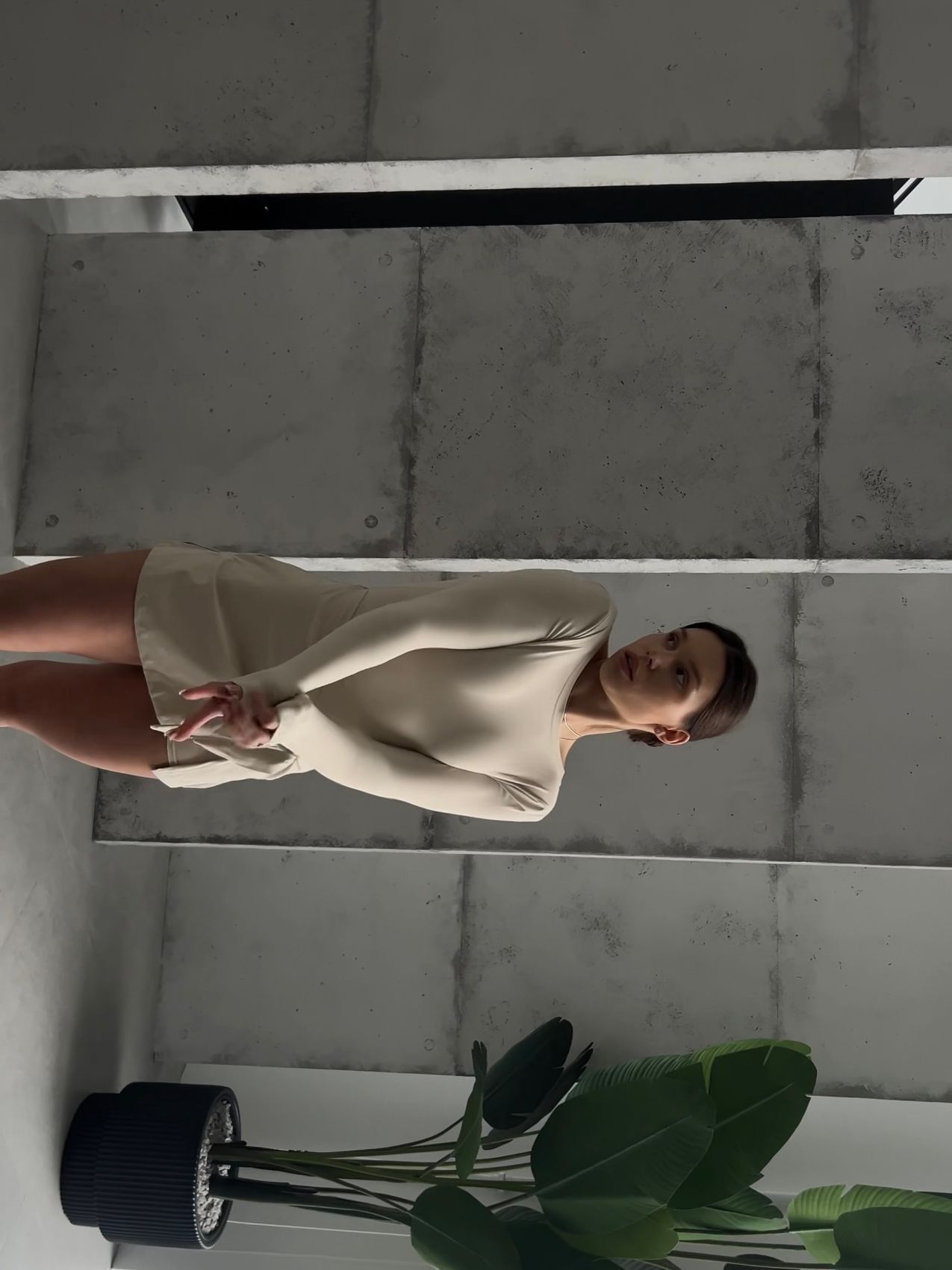 Жіноча спортивна сукня Dress model 159 Crema (слонова кістка) - S DRESS-159-CREMA-S фото
